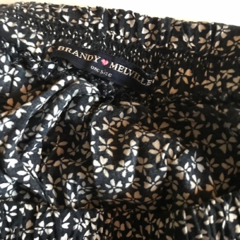 Brandy mini black skirt with white flowers - Picture 4 of 5
